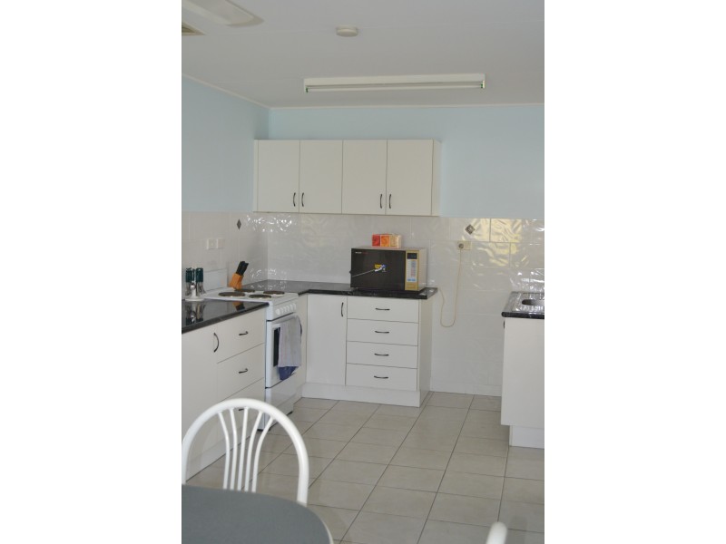 33 Nott Street, Moura QLD 4718