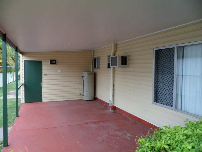 33 Nott Street, Moura QLD 4718