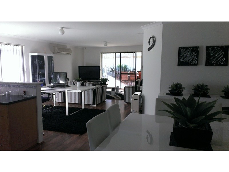 21 Strawberry Way, Forrestfield WA 6058