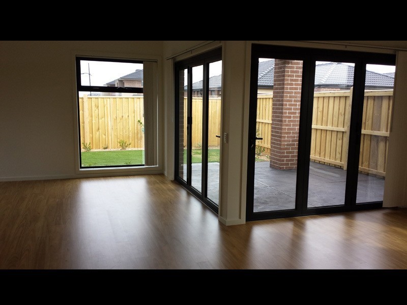 27 Daybreak Vista, Mickleham VIC 3064