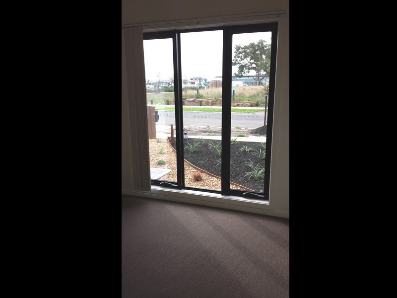 27 Daybreak Vista, Mickleham VIC 3064