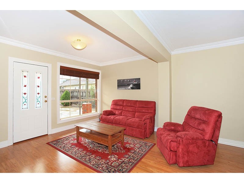 2/5 Jackson Street, Maidstone VIC 3012