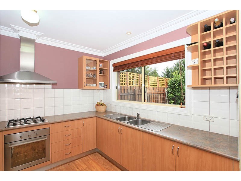 2/5 Jackson Street, Maidstone VIC 3012