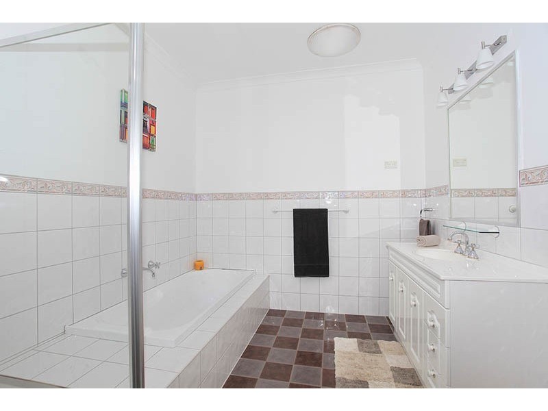 2/5 Jackson Street, Maidstone VIC 3012