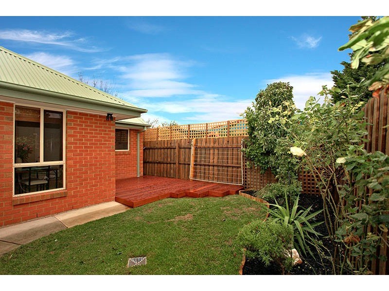 2/5 Jackson Street, Maidstone VIC 3012