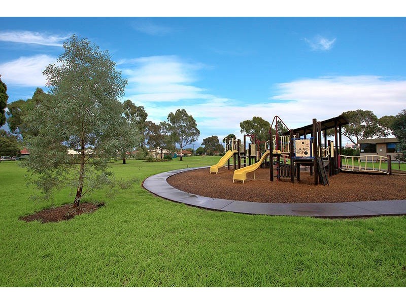 2/5 Jackson Street, Maidstone VIC 3012