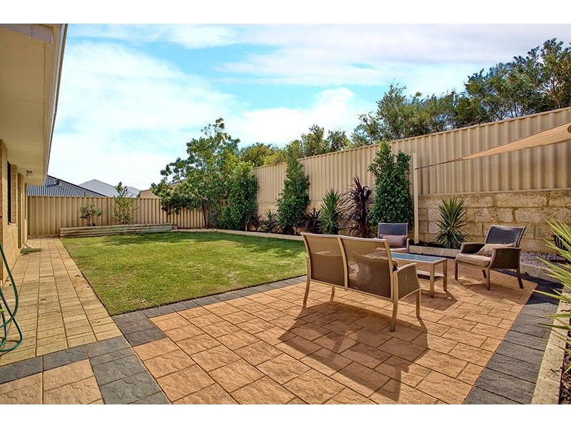16 Newbridge Green, Butler WA 6036
