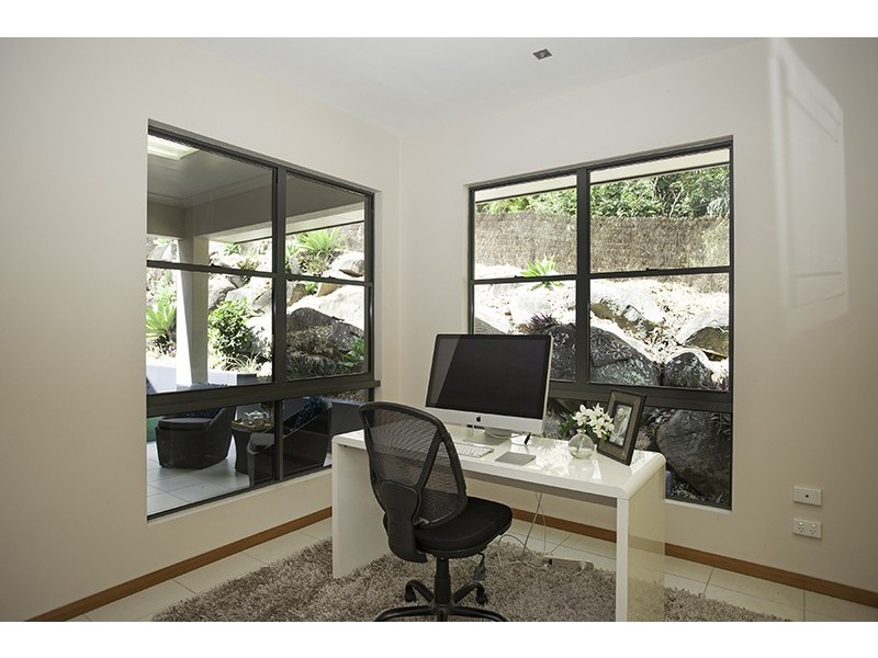 10 Clearvista Crescent, Mount Pleasant QLD 4740