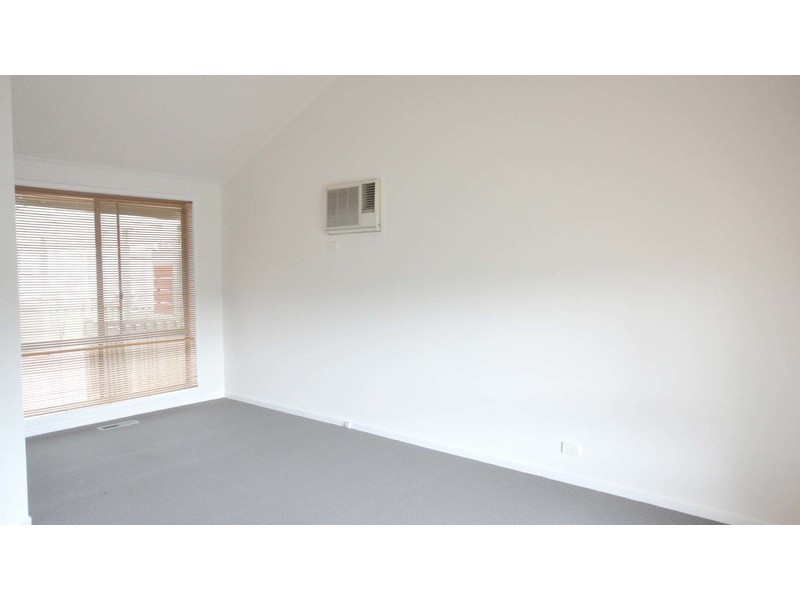 5 Houlden Court, Narre Warren VIC 3805