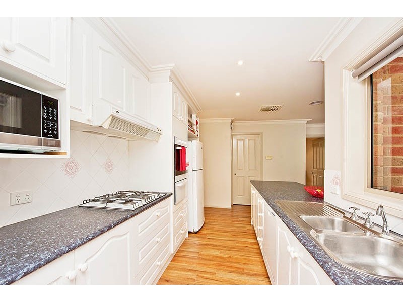 2 Windsor Court, Kangaroo Flat VIC 3555