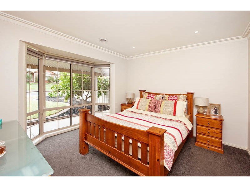 2 Windsor Court, Kangaroo Flat VIC 3555