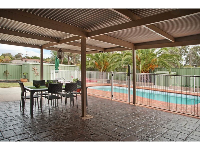 2 Windsor Court, Kangaroo Flat VIC 3555