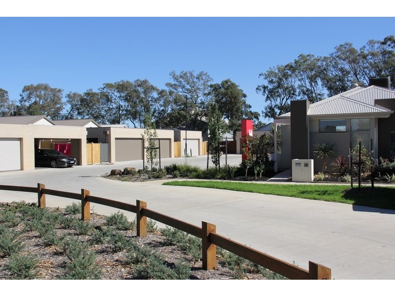 32 Sanctum Circuit, Doreen VIC 3754