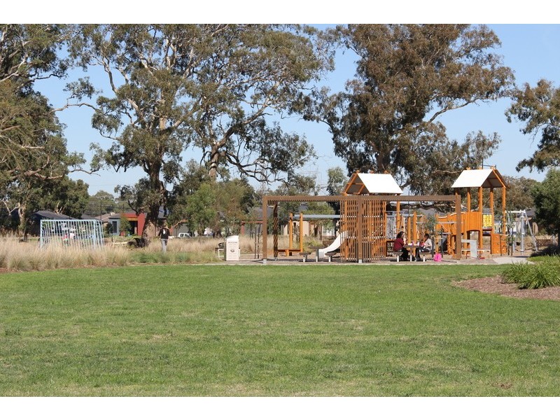 32 Sanctum Circuit, Doreen VIC 3754