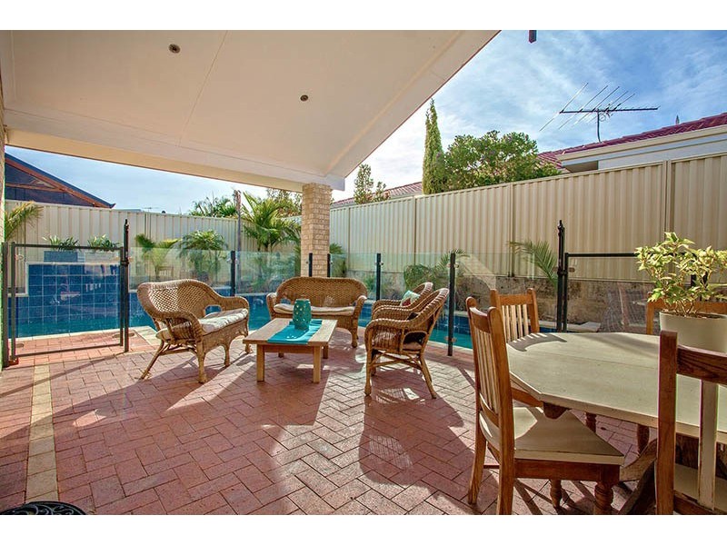 38 Jindare Street, Carramar WA 6031