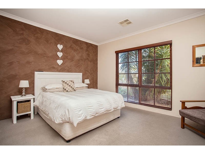 38 Jindare Street, Carramar WA 6031