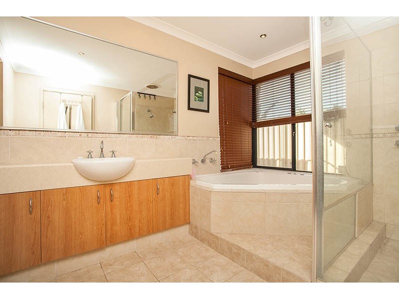 38 Jindare Street, Carramar WA 6031