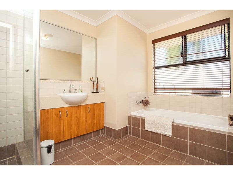 38 Jindare Street, Carramar WA 6031