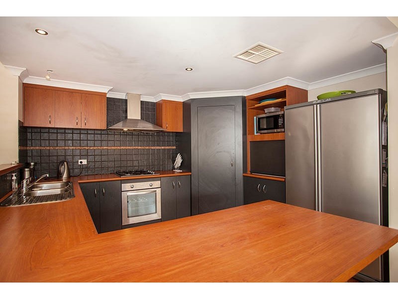 38 Jindare Street, Carramar WA 6031