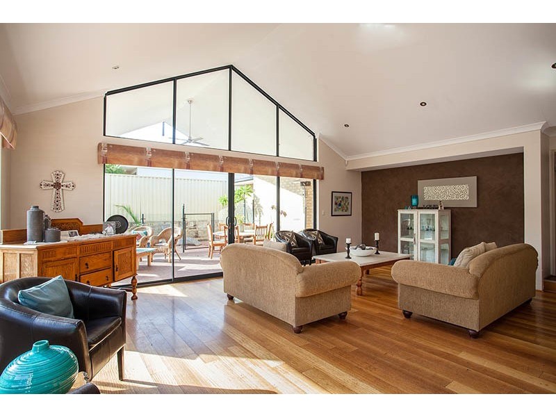 38 Jindare Street, Carramar WA 6031