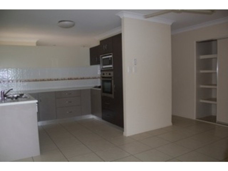 1/20  Tapiolas Avenue, Kirwan QLD 4817