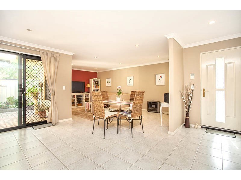 3/21 Narrung Way, Nollamara WA 6061