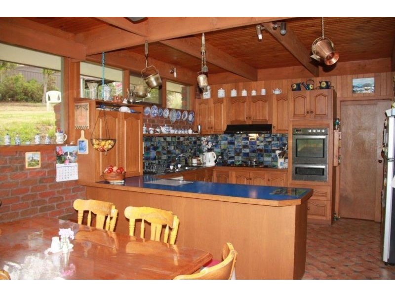 136 Tucketts Road, Mount Macedon VIC 3441