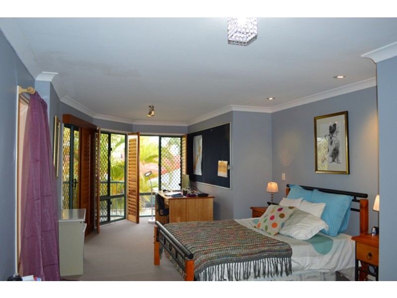 174 Ashmore Road, Benowa QLD 4217