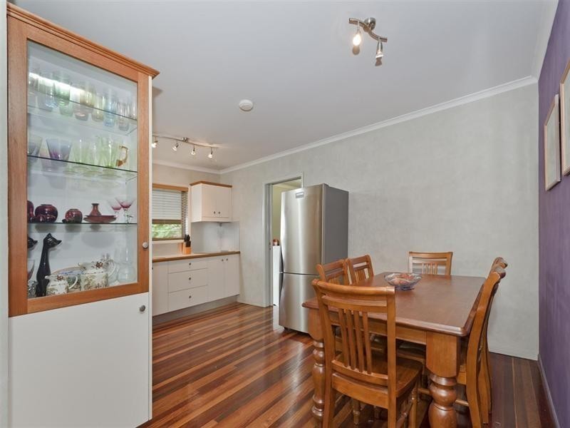 5 Honeysuckle Street, Mansfield QLD 4122