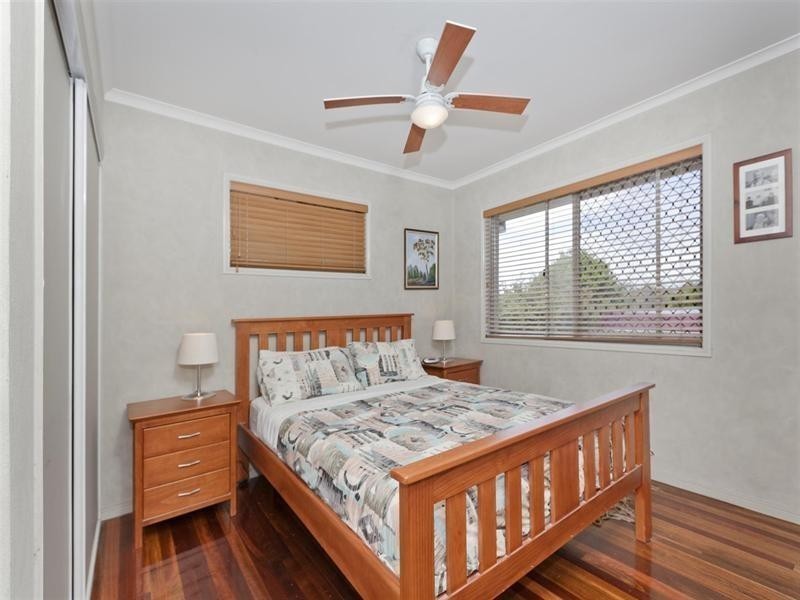 5 Honeysuckle Street, Mansfield QLD 4122