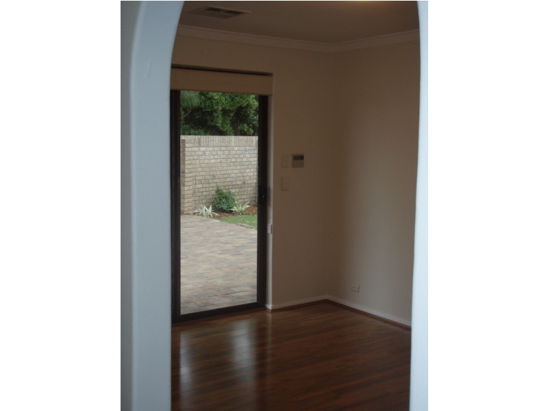 1/194-196 Fern Road, Wilson WA 6107