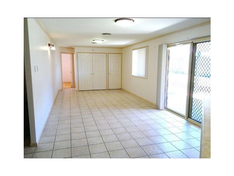 3 Herbert Way, Rural View QLD 4740