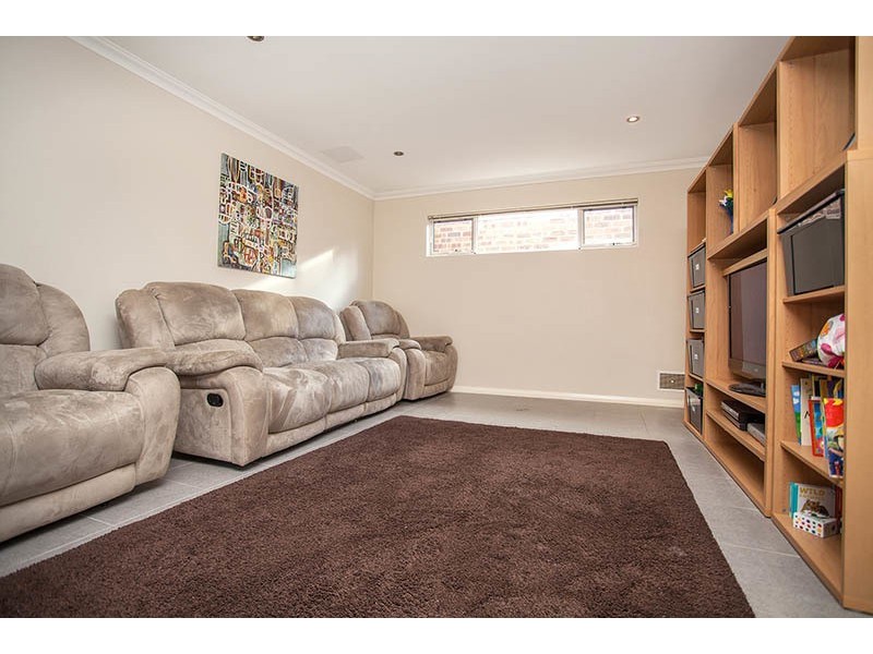 3B May Court, Nollamara WA 6061