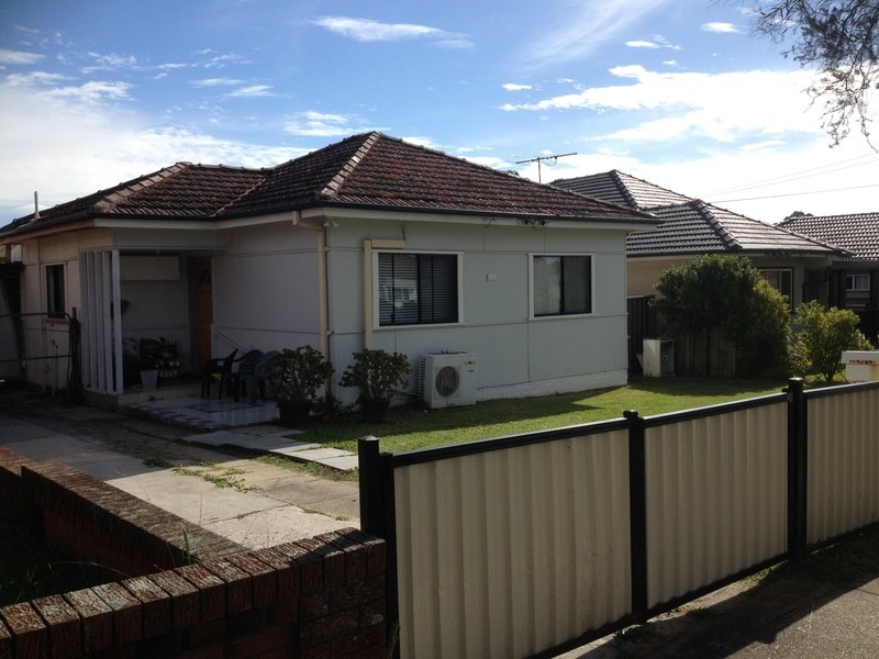 318 Clyde Street, South Granville NSW 2142