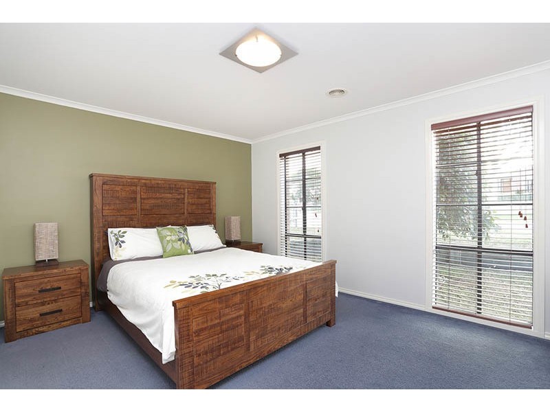 176 The Promenade, Narre Warren South VIC 3805