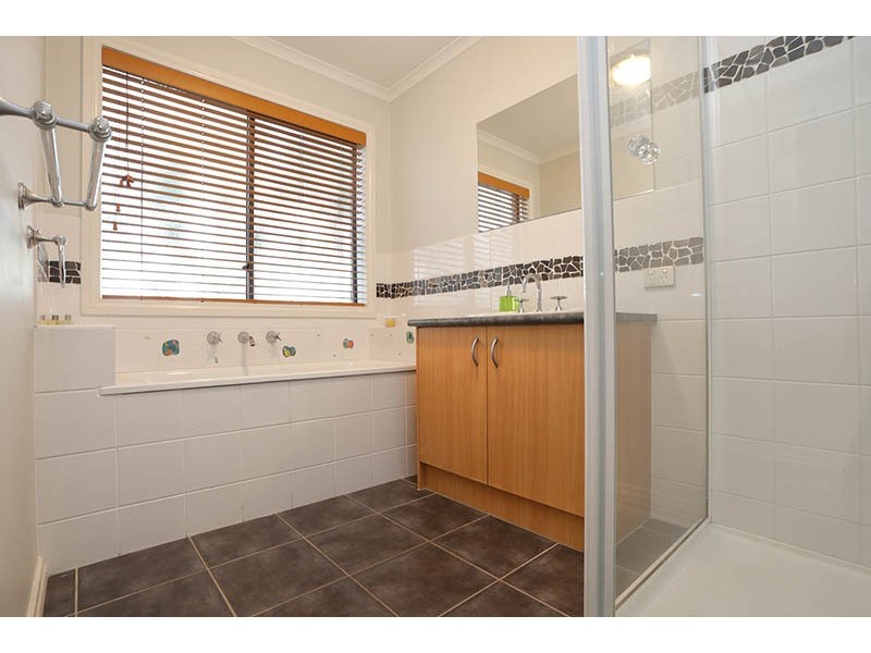 176 The Promenade, Narre Warren South VIC 3805