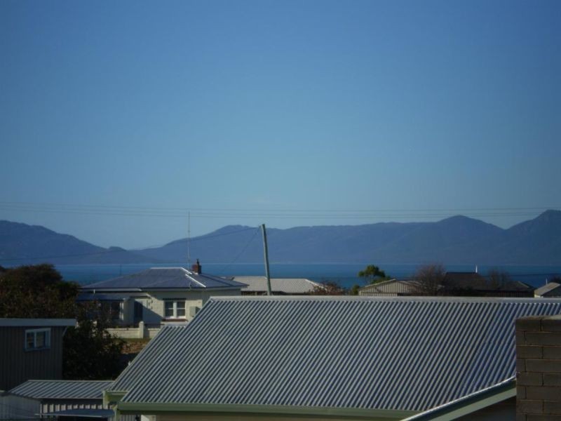 9 Rectory Street, Swansea TAS 7190