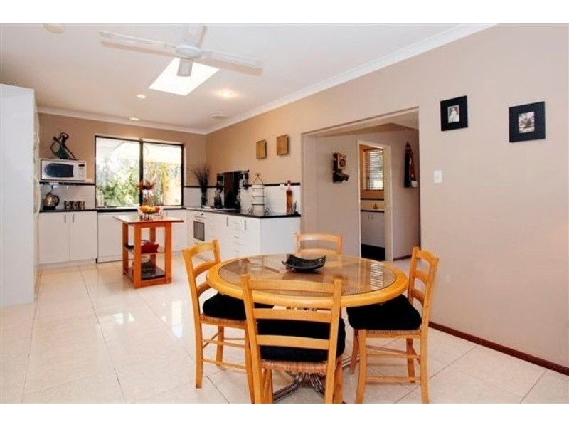 14 Mackay Way, Hillarys WA 6025