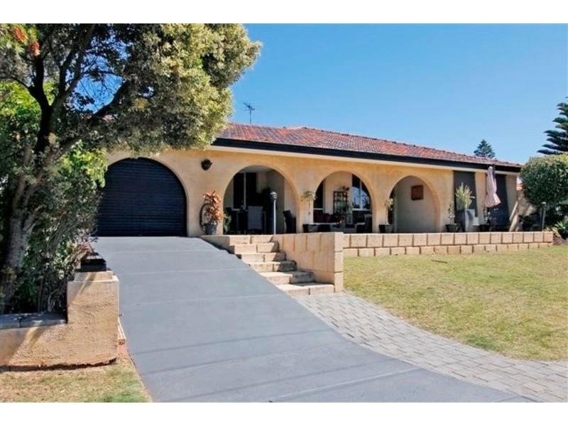 14 Mackay Way, Hillarys WA 6025