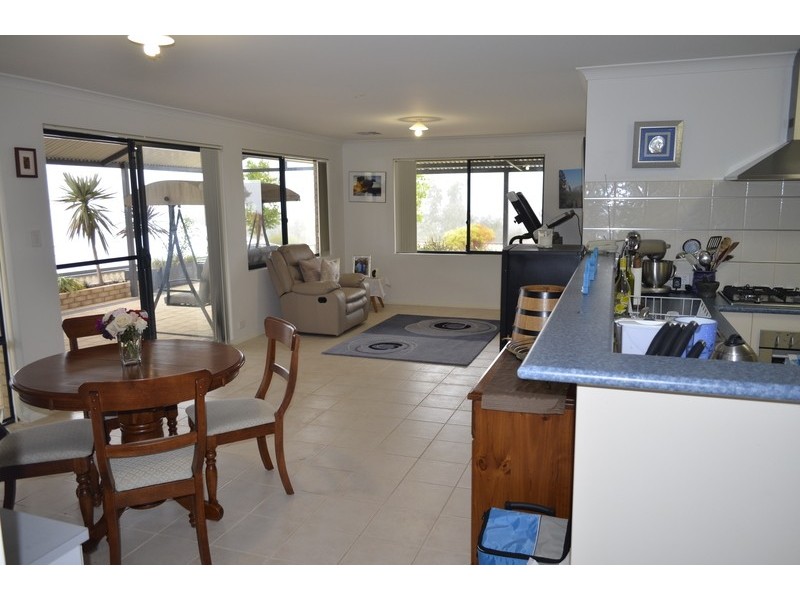 10 Dr Dunlop Grove, Northam WA 6401