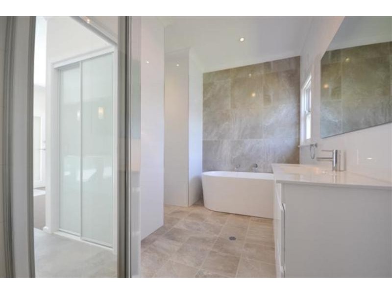 28 Colyer Avenue, Nowra NSW 2541