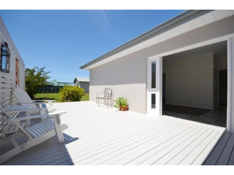 28 Colyer Avenue, Nowra NSW 2541