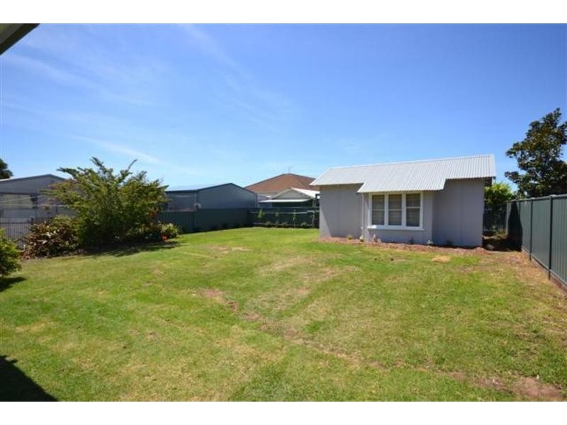 28 Colyer Avenue, Nowra NSW 2541