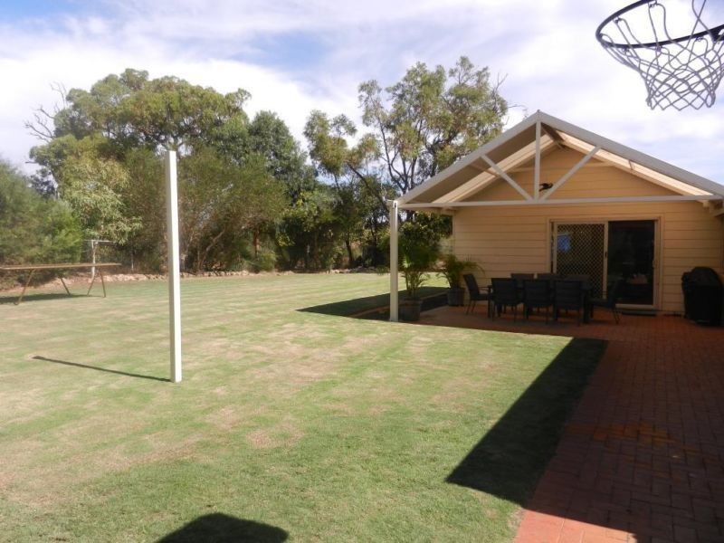 321 Wattleup Road, Wattleup WA 6166