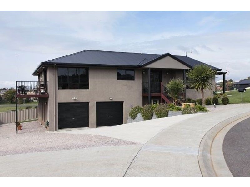 17 Rowena court, Devonport TAS 7310
