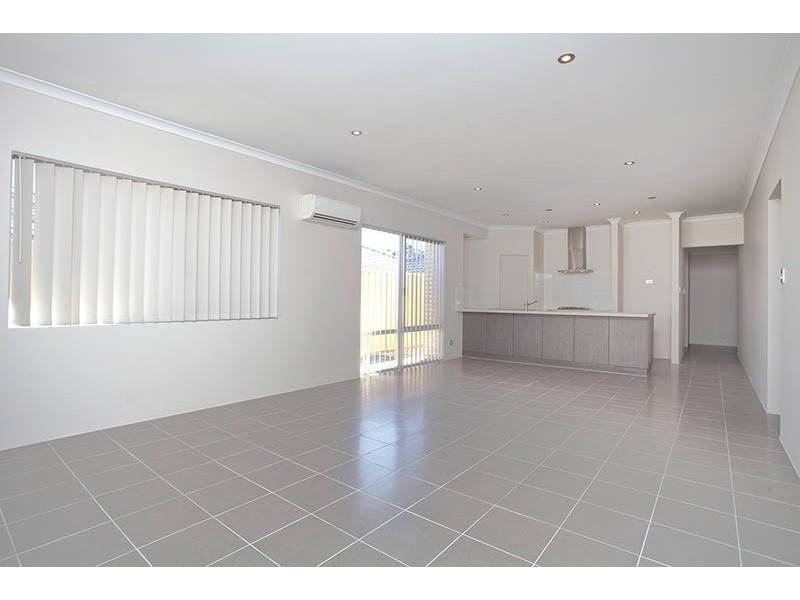 7 Ferrara Way, Girrawheen WA 6064