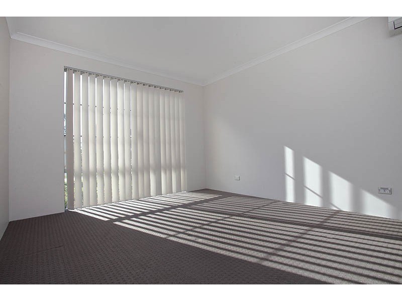7 Ferrara Way, Girrawheen WA 6064