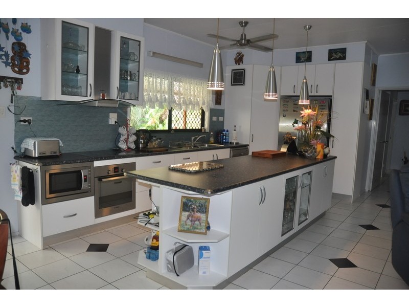 8 Bauhinia ave, Trunding QLD 4874