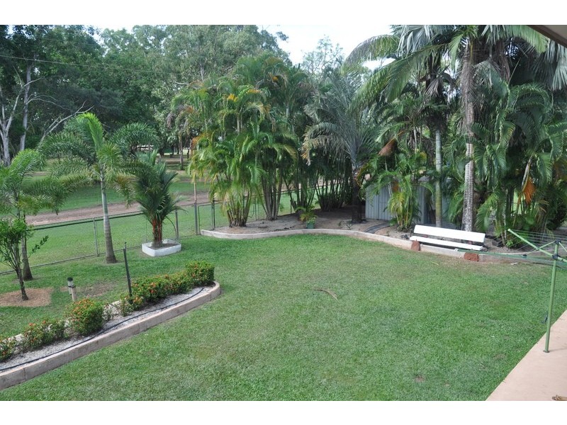 8 Bauhinia ave, Trunding QLD 4874