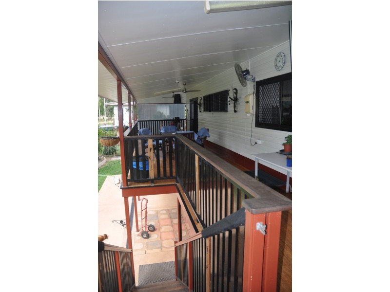 8 Bauhinia ave, Trunding QLD 4874
